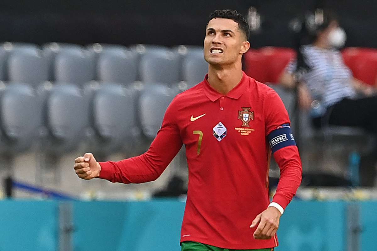 Cristiano Ronaldo vắng bóng tại đội hình tiêu biểu