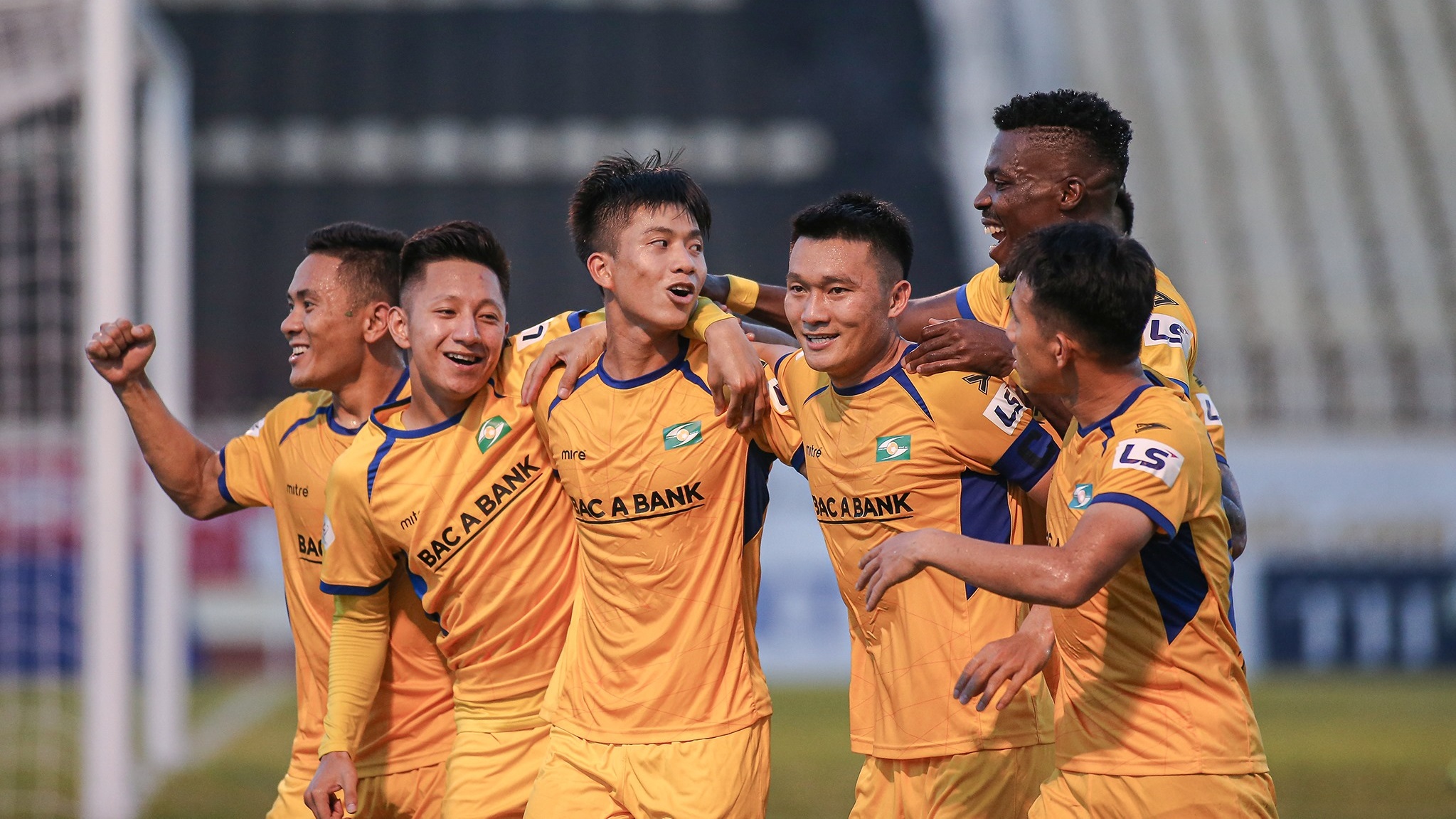 Câu lạc bộ Sông Lam Nghệ An thành công giữ chân cầu thủ